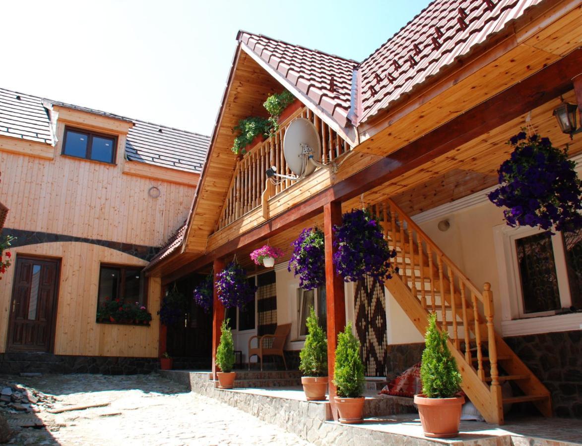Pensiunea Iulia Rod Exterior foto